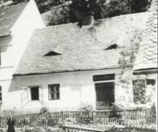 Budova koly pipojen k ji prestavn fae, po roce 1932 [archiv Petry Votokov].