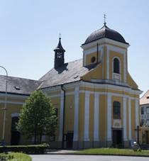 Nmst Svobody-kostel svatho Jilj a zmek