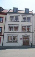 Krom, Riegrovo nmst 157-158.jpg