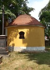 Rataje (KM), hbitovn kaple (2).JPG
