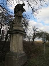 Byk, socha svatho Jana Nepomuckho u mostu pes Opatovick potok.jpg