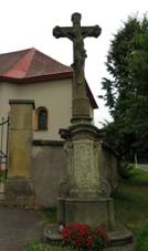 https://upload.wikimedia.org/wikipedia/commons/c/c5/Byst%C5%99ec%2C_krucifix.JPG