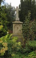 https://upload.wikimedia.org/wikipedia/commons/thumb/c/c4/K%C5%99%C3%AD%C5%BE_v_Byst%C5%99eci_na_rozcest%C3%AD_%28Q94438664%29_01.jpg/1024px-K%C5%99%C3%AD%C5%BE_v_Byst%C5%99eci_na_rozcest%C3%AD_%28Q94438664%29_01.jpg