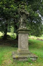 https://upload.wikimedia.org/wikipedia/commons/4/44/%C4%8Cenkovice%2C_socha_svat%C3%A9ho_Jana_Nepomuck%C3%A9ho.jpg