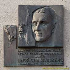 http://www.vanderkrogt.net/statues/Foto/cz/czpa020.jpg
