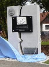 Benn_odhaleni.JPG