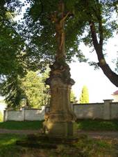 http://www.obec-vyprachtice.cz/images/galerie/200510161547_kriz_u_kostela.jpg