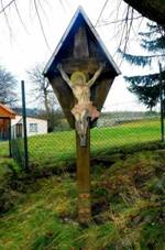Kříž u kaple v Dunicích (Q94437994).jpg
