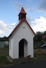 Chapel in Kamenná Lhota, Havlíčkův Brod District.jpg