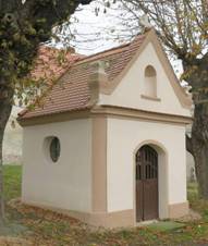 Kaple na nvsi v Bezn (Q26273529) 01.jpg