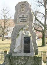 Pomnk padlm na nvsi v Danech (Q78789185) 01.jpg