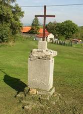 https://upload.wikimedia.org/wikipedia/commons/thumb/4/42/Dekovka_Podsedice_LT_CZ_wayside_cross_165.jpg/800px-Dekovka_Podsedice_LT_CZ_wayside_cross_165.jpg
