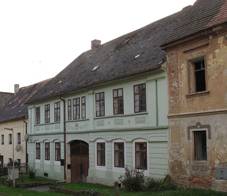 Drahobuz, dm na nvsi.jpg