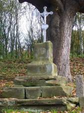 K na vchodnm okraji Tlun (Q78791252) 01.jpg