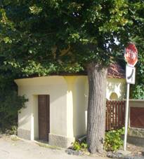 Kaple v severn sti Travic (Q78791920) 01.jpg