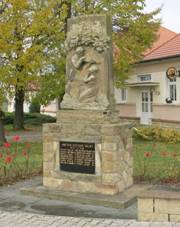 Pomn�k padl�m ve Vrbi�anech (Q78790720) 01.jpg