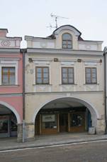 File:M욝ansk dm (Litomyl), Smetanovo nm. 42,.JPG