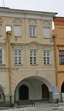 File:M욝ansk dm (Litomyl), Smetanovo nm. 55.JPG