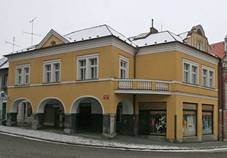 File:M욝ansk dm (Litomyl), Smetanovo nm. 85.JPG