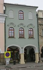 File:M욝ansk dm (Litomyl), Smetanovo nm. 111.JPG