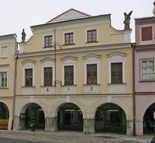 File:M욝ansk dm (Litomyl), Smetanovo nm. 116a.JPG