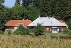 Nejstar dm ve vesnici  myslivna z r. 1770