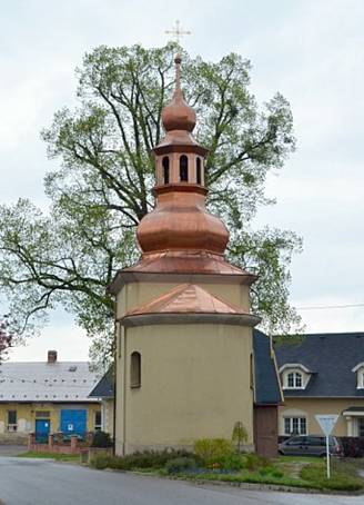 Opraven kaplika ve Strakov.