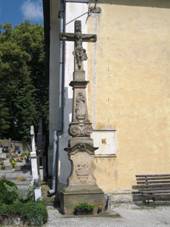 Krucifix na hbitov (Bouzov).JPG