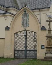 Cholina, kostel.jpg