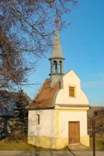 https://upload.wikimedia.org/wikipedia/commons/thumb/1/11/Kaple_svat%C3%A9ho_Marka_v_Hrab%C3%AD_na_n%C3%A1vsi_%28Q72738620%29.jpg/1024px-Kaple_svat%C3%A9ho_Marka_v_Hrab%C3%AD_na_n%C3%A1vsi_%28Q72738620%29.jpg