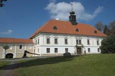 https://upload.wikimedia.org/wikipedia/commons/thumb/d/d2/Konice_Schloss_067.jpg/1280px-Konice_Schloss_067.jpg