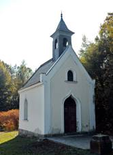 Mrov kaplika v obci (2).jpg