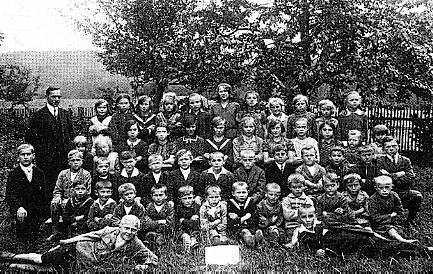 U�itel Willi Sch�n s grafengr�nskou jednot��dkou v roce 1930