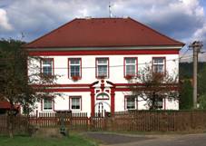 Mil�kov, rectory.jpg