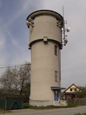 Hostn - vodojem v horn sti vsi.jpg