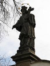 Mlnk, socha svatho Jana Nepomuckho.jpg