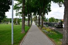 2016-05-31 GuentherZ (01) Untertannowitz-Doln Dunajovice Friedhof.jpg