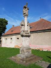 2016-05-27 GuentherZ 082449 Untertannowitz Doln Dunajovice Dreifaltigkeit.jpg