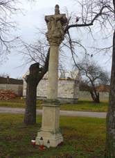 Litobratice - socha Nejsvtj Trojice 01.jpg