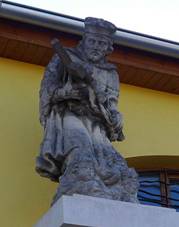 Mikulov socha sv. Jana Nepomuck�ho.JPG