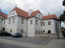 Mikulov,_kanovnick�_domy.jpg