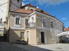 Mikulov,_Kosteln�_n�m�st�_4.jpg