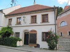 Mikulov,_Husova_11.jpg