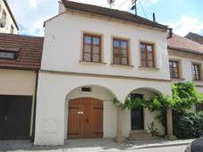 Mikulov,_Husova_9.jpg