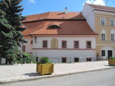 Mikulov,_Kosteln�_n�m�st�_9.jpg