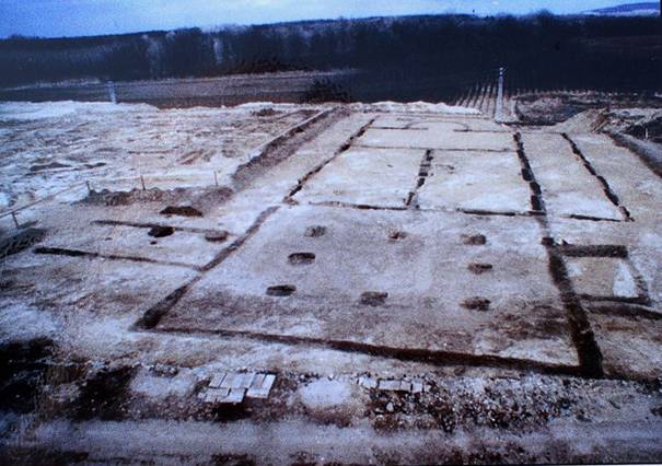 File:Muov - Roman fortres (175-180 AC) - excavation.JPG