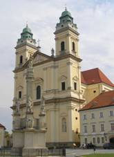 Kostel (Valtice).JPG