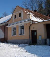 Bechyn, Ze, domy nad zatkou silnice.jpg