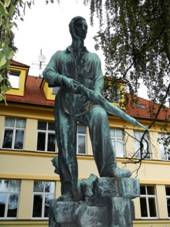 Bernartice Freiheitskmpfer Denkmal b.jpg