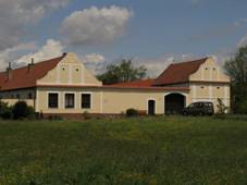 Komrov, venkovsk usedlost p.25.jpg